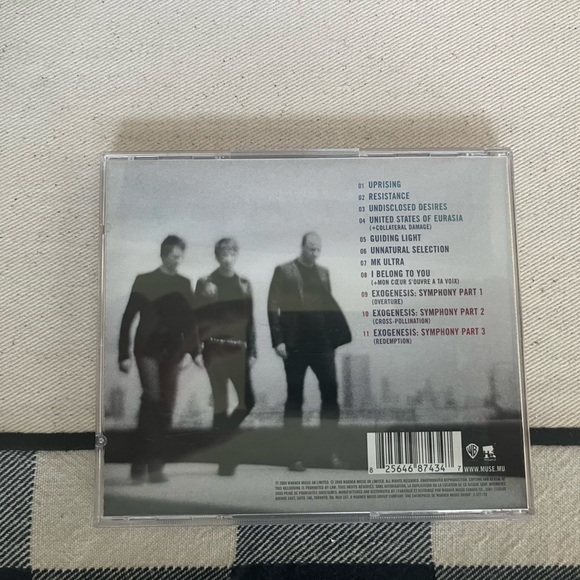 Muse the Resistance - Picture 5 of 5